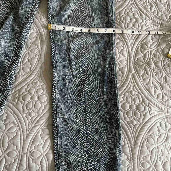 Tory Burch Blue Boa Snakeskin Print Skinny Jeans Size 30 - Picture 14 of 16